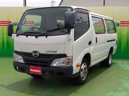 日野自動車 デュトロルートバン 4.0Dターボ　標準ルーフ　2t積 5ドア　リフト付き