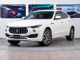 マセラティ レヴァンテ GT ハイブリッド 4WD 認定保証2年付　レッドブレーキキャリパー