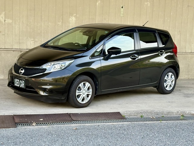 決算セール開催中♪日頃のご愛顧に感謝を込めて、選りすぐりのお車を特別なプライスで。8月31日まで。