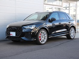 アウディ RS Q3 2.5 4WD ブラックスタイリングパッケージ