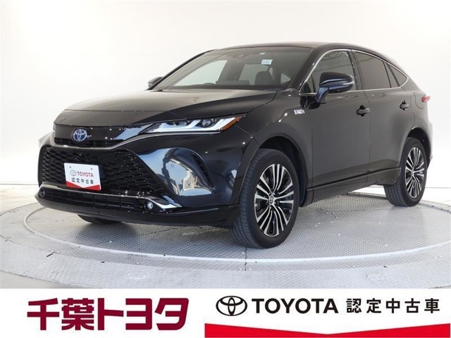様々なライフスタイルにマッチしたカーライフの可能性を広げるSUV。厳選されたトヨタ認定中古車のハリアーPHEVです。