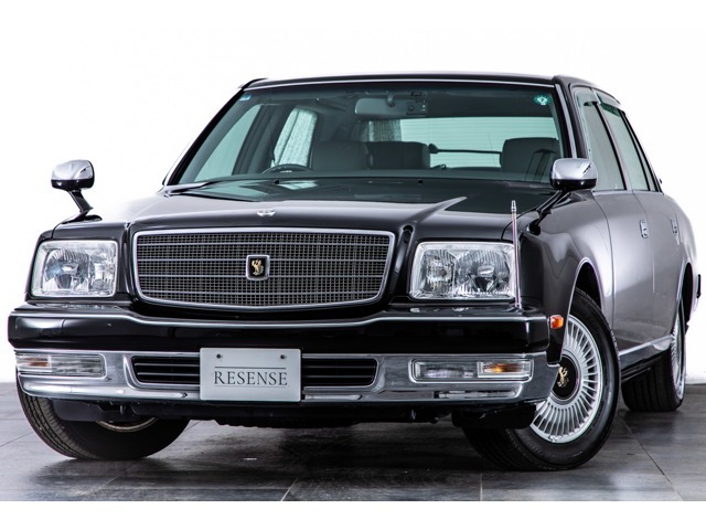 全席シートヒーターや後席モニターなど快適装備が充実した2012年モデル「トヨタ・センチュリー5.0」が入庫いたしました。