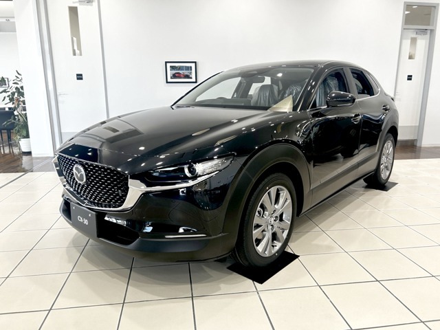 マツダオートザム鈴鹿です。　新車・試乗車・中古車を取り扱っています。