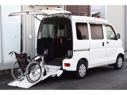 ダイハツ ハイゼットカーゴ 660 スローパー SAIII リヤシートレス仕様 折り畳み補助シート付き 車イス仕様車　スローパー　電動ウインチ