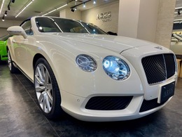 ベントレー コンチネンタルGTコンバーチブル V8 4WD オールドイングリッシュホワイト21AW OP280