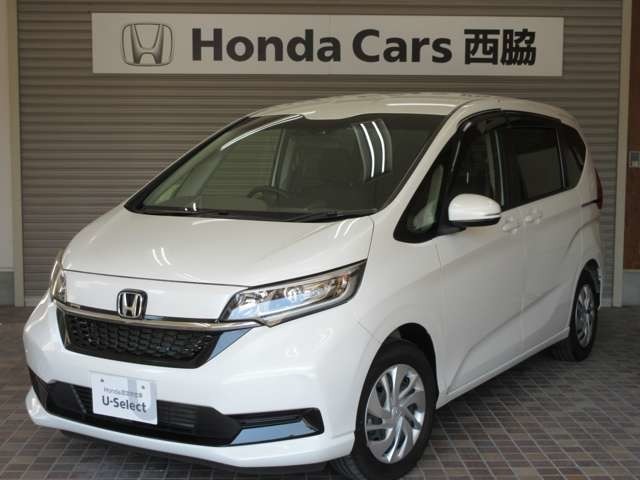 人気のプラチナホワイトPのフリードキャプテンシート6人乗りが入荷しました！！