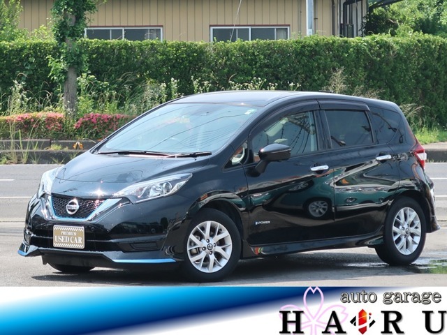 この度はオートガレージHARUのお車をご覧いただきまして誠にありがとうございます！当店の展示車は状態・価格・装備などこだわった仕入れを行っております！中古車だからこそ綺麗で状態の良いお車を届けるために！！