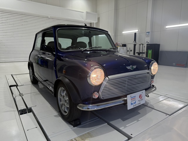 鹿児島県鹿屋市の輸入車専門店EURO　CARS（ユーロカーズ）ショールームです。ローバーミニを弊社で仕上げました♪