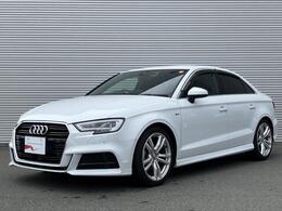 アウディ A3セダン 30 TFSI シグネチャー エディション Slineパッケージ/TVチューナー/アダプティ
