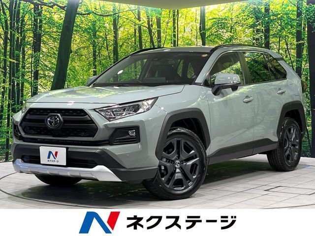 4WD　禁煙車　衝突軽減　10.5型ナビ　バックカメラ　寒冷地仕様