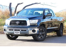 米国トヨタ タンドラ ダブルキャブ　SR5 4WD 社外ナビ・TV KMC20インチAW