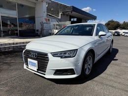 アウディ A4 2.0 TFSI パワーシート360カメラデジメーターACC