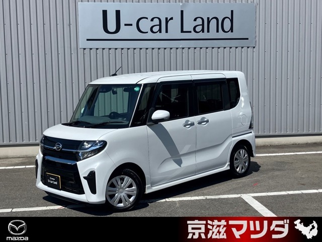 軽自動車の限られた室内空間をフルに活用し、小柄ながら過ごしやすい車内を作り出しています。