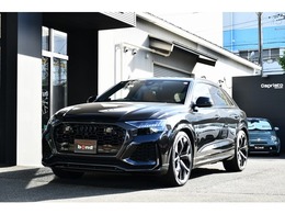 アウディ RS Q8 4.0 4WD カーボンPKG/SR/茶革/RSエキゾースト