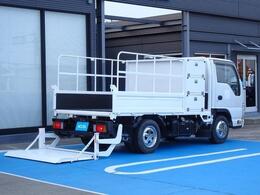 いすゞ エルフ 積載2t 平ボディ 3名 極東パワーゲート 4ナンバー 5MT 荷台左右貫通工具箱