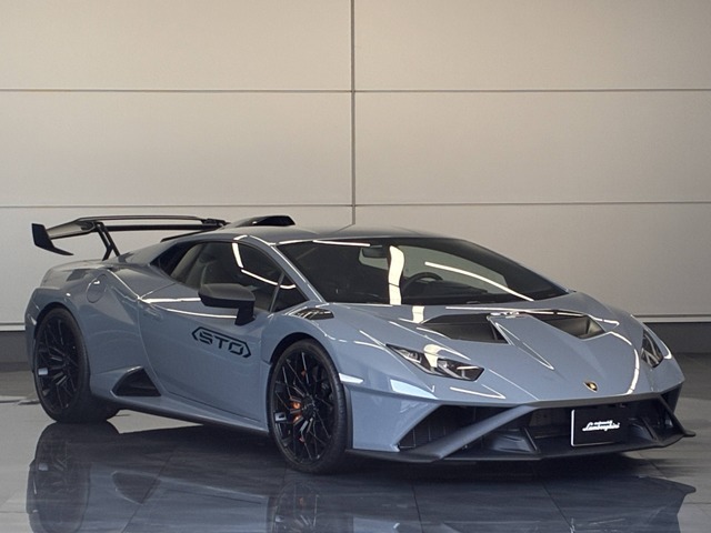Grigio Telesto Ad PersonamStickers Pack 1 - STO Logo on Door PannelHek 20 Monolock Forged Rim in Matt BlackOrange CCMR Brakes Calipers