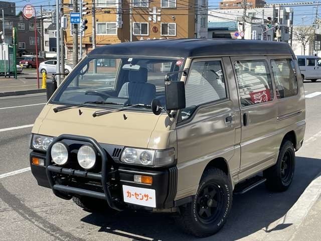 デリカスターワゴン ディーゼル　ハイルーフ　ベージュ全塗装 4WD　マット　冬タイヤ　マッドタイヤ