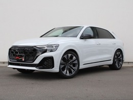アウディ Q8 55 TFSI quattro レザーP/コンフォートP　パノラマサンルー