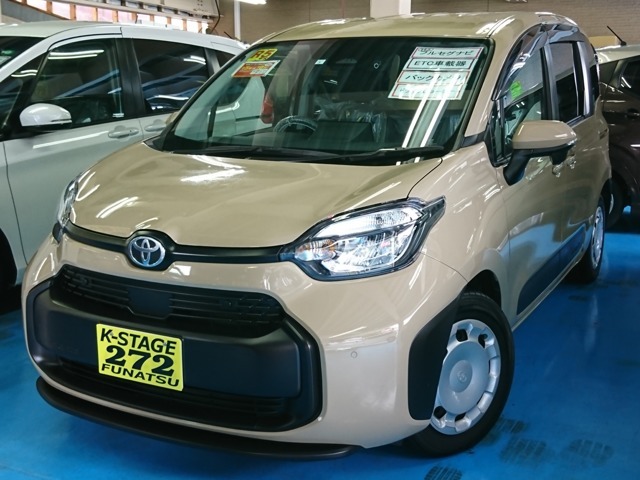 【走行15956km】シエンタ　X　7人乗り　ベージュ　入庫いたしました！★純正ナビ、ドラレコ、ETCなどを装着済みです！★ボディに写真で判別しずらい凹みが多数ございます。現車確認をお願いします