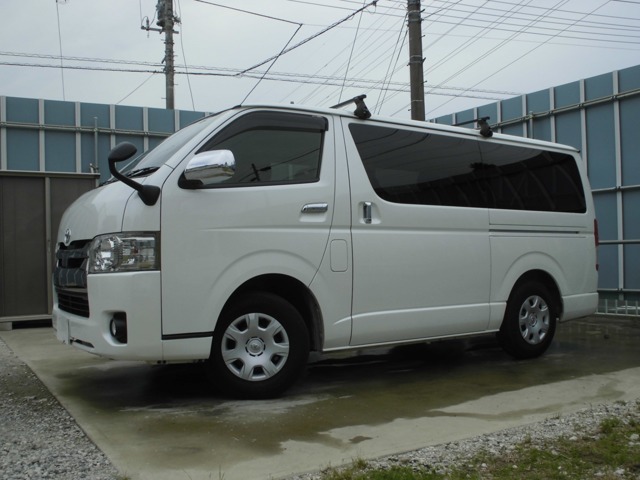 特別仕様車のダークプライムII！人気カラーホワイトパール！オールシーズン大活躍な4WD！お仕事からレジャーまで用途いろいろ使える一台！走りの良いディーゼルターボ！燃料代が安くお勧め！まだまだ走ります！