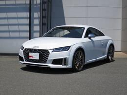 アウディ TTSクーペ 2.0 4WD memorial　edition