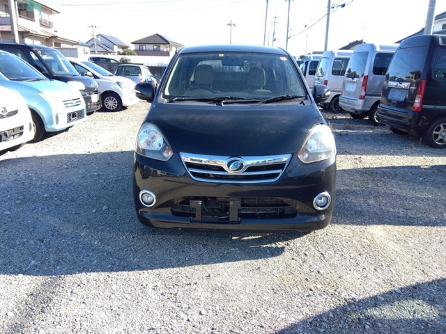 車検を2年お付けして諸費用込みのお支払総額です。外装現状です！燃費良好ミライース☆グレイドGです。格安現状販売の為、洗車掃除、オイル交換等セルフになります。画像、コメントは最後までご覧下さい。