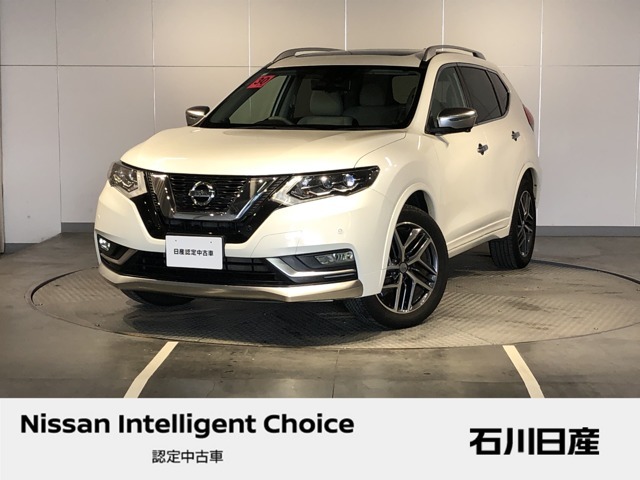 エクストレイル 　モード・プレミアiハイコントラストインテリア　4WD　ワンオーナー　入庫しました♪　ボディ色はブリリアントホワイトパールです☆