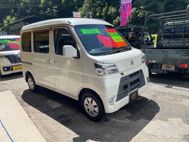 軽自動車、軽トラ、大型ダンプ、キャンピングカーまで多数取り揃えておりますので（展示車100台以上！）お探しのお車が見つかると思います！お気軽にご来店くださいませ☆★