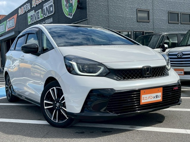 LINEでのオンラインでの商談に対応しております。来店をして頂かなくても動画や写真の資料で詳しくクルマの状態をお伝えし、契約から納車までスムーズにできる体制が整っています！