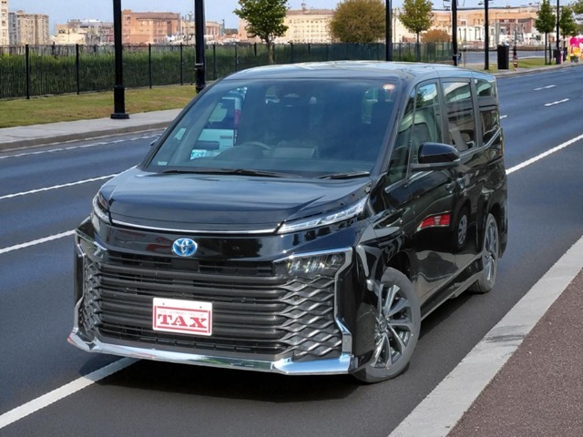 令和7年式 トヨタ ヴォクシー