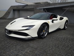 SF90ストラダーレ