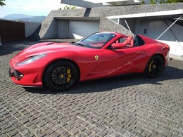 フェラーリ 812GTS F1 DCT 