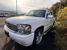 GMC ユーコン デナリ　ロング　4WD 