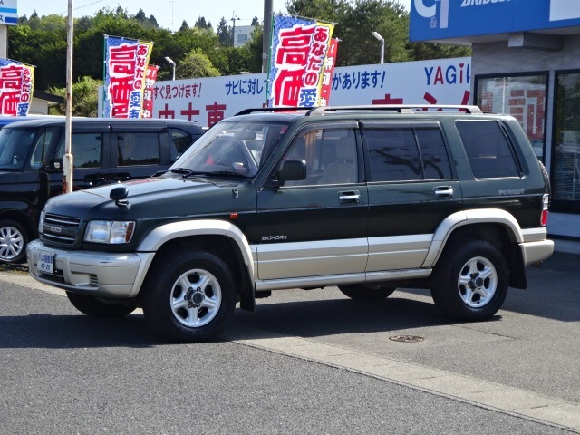 この度は、数ある中古車の中から、当社「八木自動車サービス」の車をご覧頂き誠にありがとうございます。