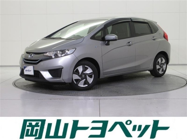 トヨタのU-carならでは、まるごとクリーニング・車両検査証明書・ロングラン保証つき。