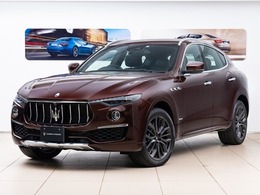 マセラティ レヴァンテ S グランルッソ 4WD 認定保証1年付　オプションカラー B＆Wサウ