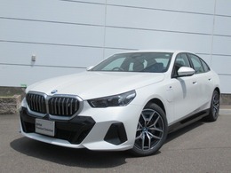 BMW i5 eドライブ40 Mスポーツ 19AW純ナビヘッドアップデモカー禁煙認定