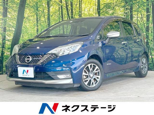 インテリジェントエマージェンシーブレーキ　純正ナビ　バックカメラ　B