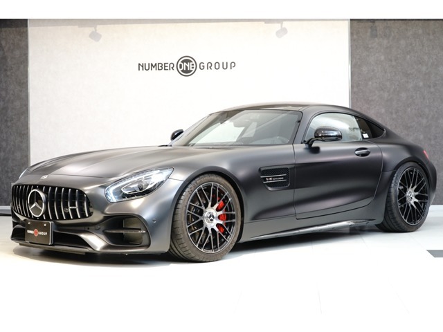 【メルセデスAMG　GT C エディション50】入庫致しました。特別仕様車となっており国内限定12台となっております。ローダウン/スペーサーにて非常にカッコよく仕上がっております。全国ご納車承ります。