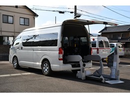 トヨタ ハイエースコミューター ウェルキャブBタイプ車いす2名固定 