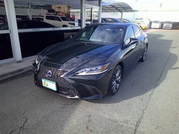 レクサス ES 300h Fスポーツ 