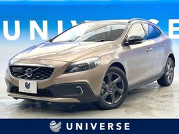 ボルボ V40クロスカントリー T5 4WD 衝突被害軽減　アダプティブクルーズ　禁煙
