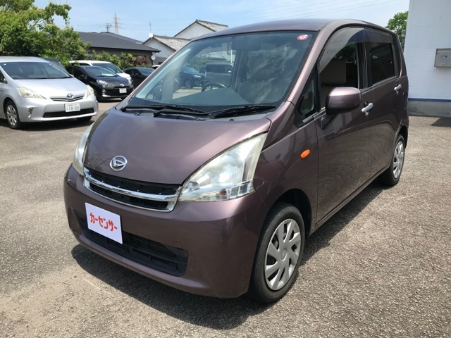 年式相応ですが、納車時にはできる限りキレイに納車させていただきます。どうしても気になるところ等ありましたら、低価格にてお直しいたしますので、何なりとお申し付けください。