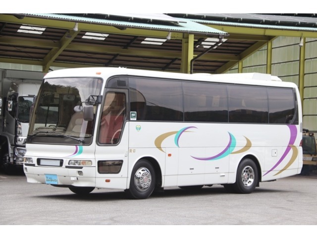 カメイジャパンは創業45年。軽自動車から大型トラックまで平均在庫は200台！中古大型車両を中心に取り扱っております。大型車でお仕事される方では岡山だけでなく、全国からたくさんのお声掛けをいただいております