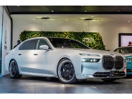 BMW 7シリーズ 740i エクセレンス 純正31.3インチリアモニターSR B＆W