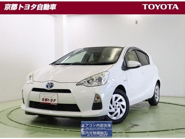 低燃費で見た目がスタイリッシュな【アクア】。小回りがきいて運転しやすく、お買い物からレジャーまで幅広い用途に活躍してくれます。