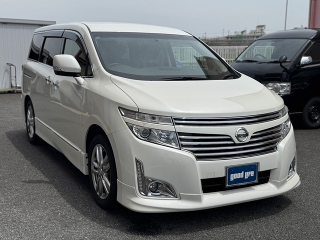 数ある中から弊社車両をご覧頂き誠にありがとうございます！外装内装とってもキレイでカッコイイ装備充実！平成25年エルグランドが入庫しました！