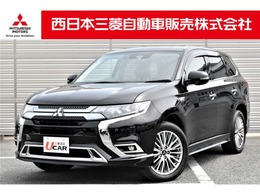 三菱 アウトランダーPHEV 2.4 G 4WD サンルーフ　メモリーナビ　電動リヤゲート