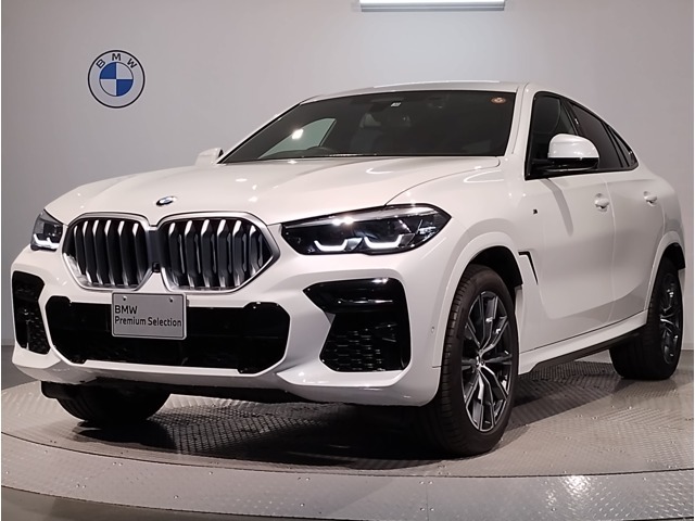 【BMWの伝統】BMWのお車は、“駆け抜ける歓び”を意識し、走行の安定性とコーナリングの良さを追求し、思い通りにハンドルの操作可能です。