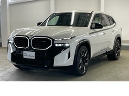 BMW XM 4.4 4WD 黒革 B＆Wスピーカー　元弊社社有車